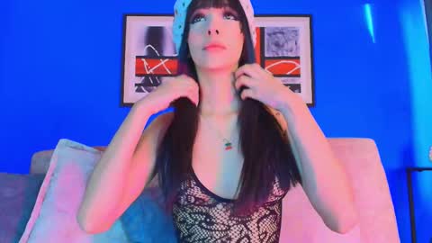 Valentina Hall online show from 12/03/25, 11:41