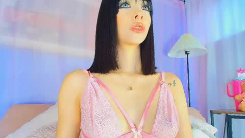 Valentina Hall online show from 05/28/26, 11:40