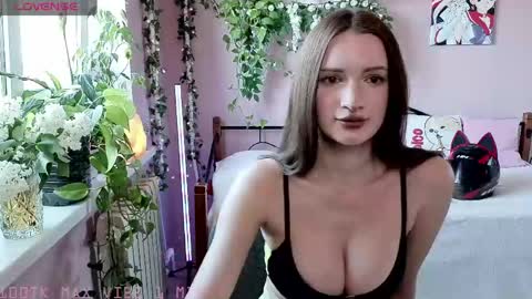 Snapshot of lick_it_up_big_boy chatting on 05/09/26, 12:54 Welcome guys in my room Im Claire online show from 05/09/26, 12:54