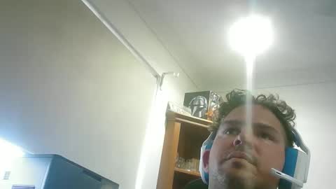 Snapshot of lickitwell29 chatting on 10/30/25, 11:05 lickitwell29 online show from 10/30/25, 11:05