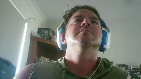 Snapshot of lickitwell29 chatting on 12/18/25, 10:16 lickitwell29 online show from 12/18/25, 10:16