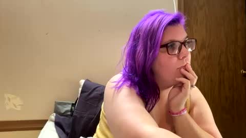 Snapshot of lickme9110 chatting on 02/05/26, 06:01 JuicyBottom1 online show from 02/05/26, 06:01