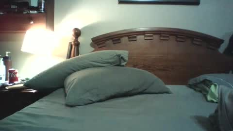 Snapshot of lickmysnowballs chatting on 10/31/25, 06:53 lickmysnowballs online show from 10/31/25, 06:53