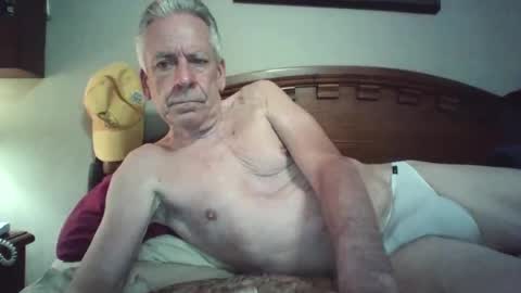Snapshot of lickmysnowballs chatting on 05/10/26, 03:33 lickmysnowballs online show from 05/10/26, 03:33