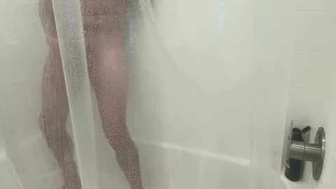 lickurlipz1 online show from 04/30/26, 08:42