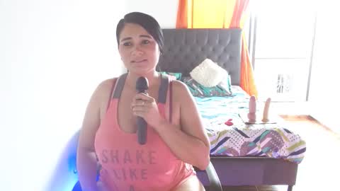 Snapshot of licy_klein chatting on 05/21/26, 09:11 Isa online show from 05/21/26, 09:11