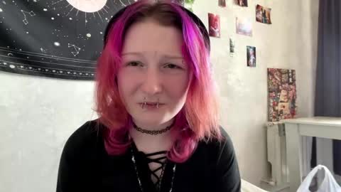 Snapshot of liencanner chatting on 05/15/26, 07:15 Ava online show from 05/15/26, 07:15