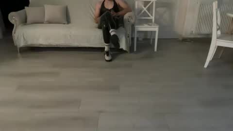 Snapshot of liferacw chatting on 10/24/25, 07:10 SofieXxxDoll online show from 10/24/25, 07:10