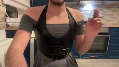 Snapshot of liferacw chatting on 01/11/26, 10:59 SofieXxxDoll online show from 01/11/26, 10:59