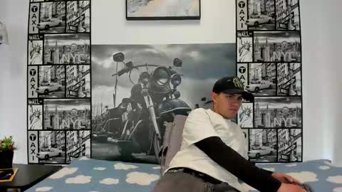 Snapshot of light_haze475096 chatting on 10/22/25, 03:34 light_haze475096 online show from 10/22/25, 03:34