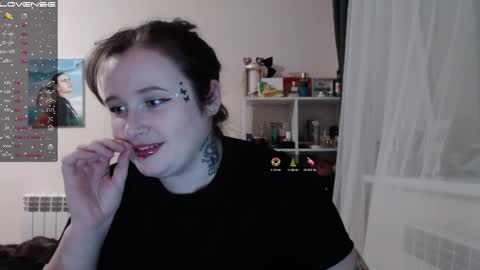 Snapshot of light_lunaa chatting on 02/14/25, 02:23 light_lunaa online show from 02/14/25, 02:23