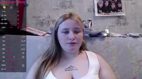 light_lunaa online show from 11/12/25, 07:20