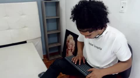 Lihan online show from 02/22/25, 04:18