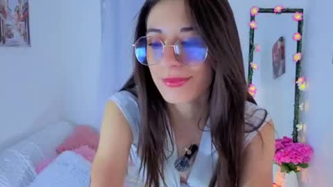 Snapshot of liiaa__7 chatting on 06/26/26, 02:32 liiaa online show from 06/26/26, 02:32