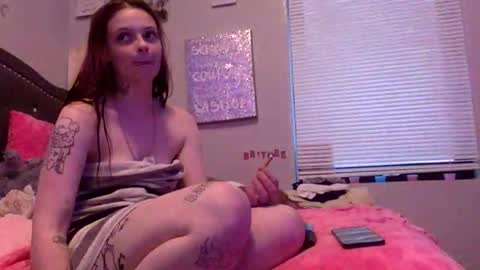 Snapshot of liiilbabyyy chatting on 04/29/26, 11:44 liiilbabyyy online show from 04/29/26, 11:44