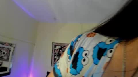 Lily Moore online show from 11/18/25, 06:40