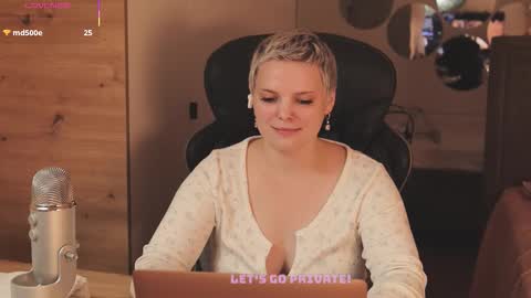 likaaberry online show from 12/02/25, 08:15