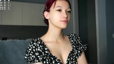 Emi online show from 10/23/25, 12:04