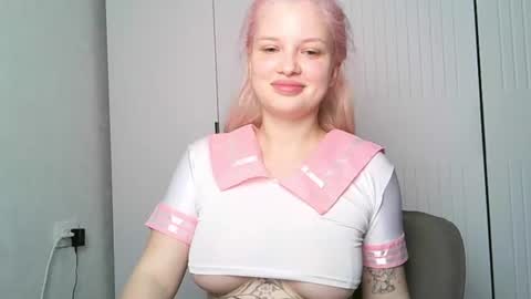 Snapshot of like_sun chatting on 06/15/26, 07:05 Call me Anna online show from 06/15/26, 07:05
