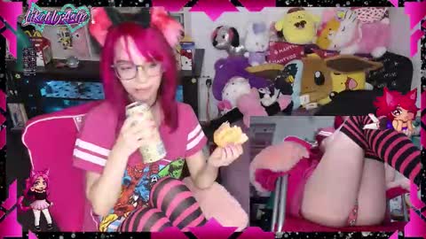 LikeMyAshe online show from 11/26/25, 07:31