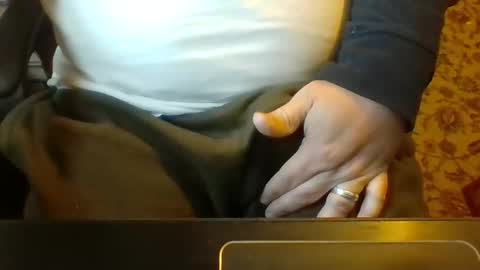 Snapshot of likestobewatchedm chatting on 10/26/25, 09:42 N online show from 10/26/25, 09:42