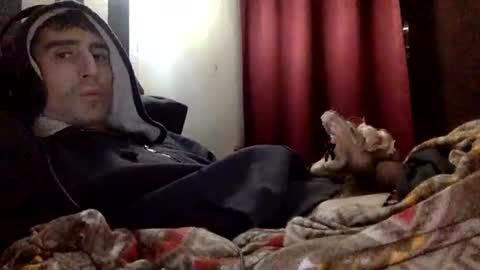 Snapshot of likewhatchasee chatting on 12/20/25, 11:28 likewhatchasee online show from 12/20/25, 11:28