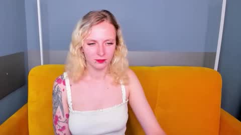 Snapshot of likilip chatting on 10/24/25, 01:24 likilip online show from 10/24/25, 01:24