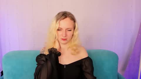 Snapshot of likilip chatting on 11/06/25, 02:01 likilip online show from 11/06/25, 02:01