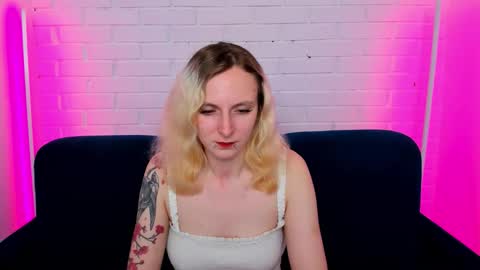 Snapshot of likilip chatting on 11/07/25, 01:27 likilip online show from 11/07/25, 01:27