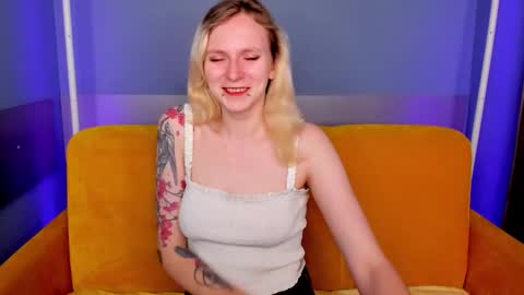 Snapshot of likilip chatting on 11/12/25, 01:17 likilip online show from 11/12/25, 01:17