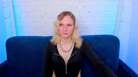 Snapshot of likilip chatting on 11/27/25, 02:02 likilip online show from 11/27/25, 02:02