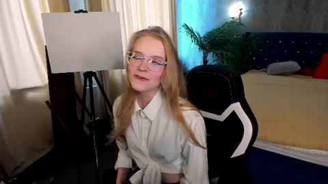 Snapshot of lil_cookie_monster chatting on 06/13/26, 11:30 Erica online show from 06/13/26, 11:30