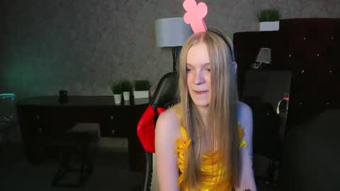 Snapshot of lil_cookie_monster chatting on 06/27/26, 12:22 Erica online show from 06/27/26, 12:22