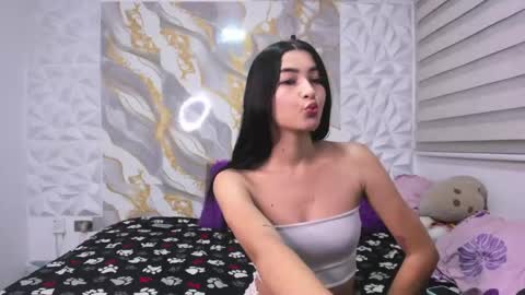 Snapshot of lil_daphneandstuart chatting on 05/11/26, 11:13 daphne and stuart online show from 05/11/26, 11:13