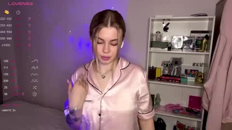 Snapshot of lil_elisa chatting on 11/03/25, 09:10 Elisa  online show from 11/03/25, 09:10