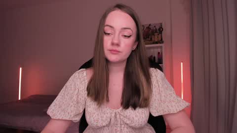 Snapshot of lil_happiness chatting on 01/26/25, 08:23 for free registration 3 online show from 01/26/25, 08:23