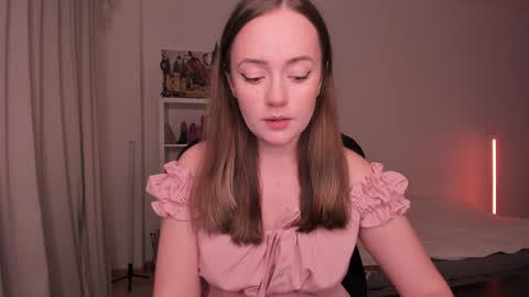 Snapshot of lil_happiness chatting on 02/05/25, 06:37 for free registration 3 online show from 02/05/25, 06:37