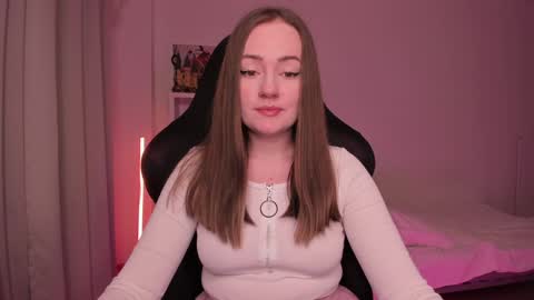 Snapshot of lil_happiness chatting on 02/06/25, 06:46 for free registration 3 online show from 02/06/25, 06:46