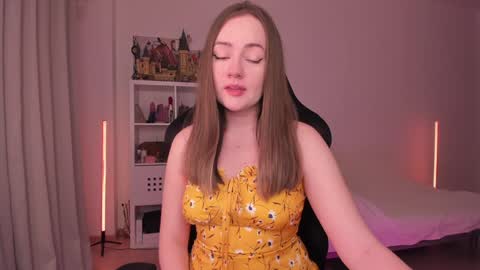 Snapshot of lil_happiness chatting on 02/08/25, 06:33 for free registration 3 online show from 02/08/25, 06:33