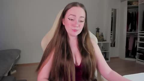 Snapshot of lil_happiness chatting on 03/27/26, 04:18 for free registration 3 online show from 03/27/26, 04:18