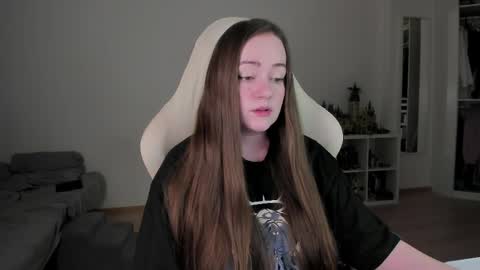 Snapshot of lil_happiness chatting on 04/08/26, 06:08 for free registration 3 online show from 04/08/26, 06:08