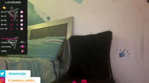 Snapshot of lil_momma422 chatting on 12/22/24, 11:11 MOMMA LUV online show from 12/22/24, 11:11