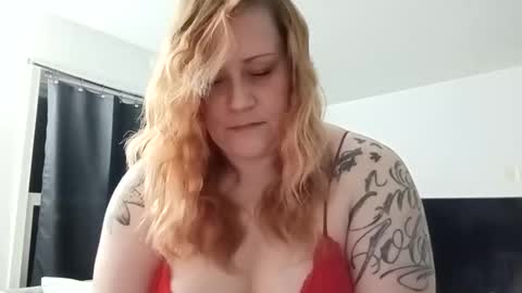 lil_nelli8 online show from 04/22/26, 08:06