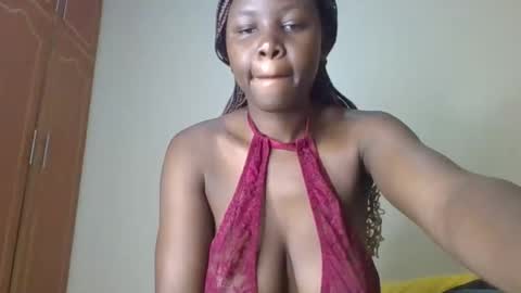 Snapshot of lil_shwaty chatting on 10/06/25, 12:30 brinna online show from 10/06/25, 12:30