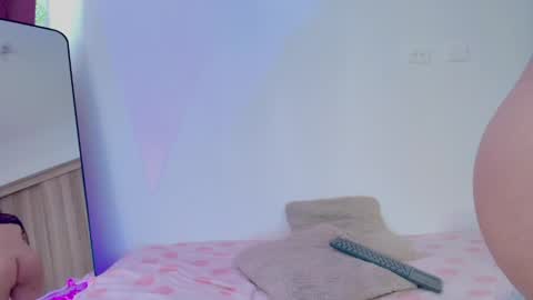 Snapshot of lil_swaay chatting on 05/23/26, 09:52 Lola online show from 05/23/26, 09:52