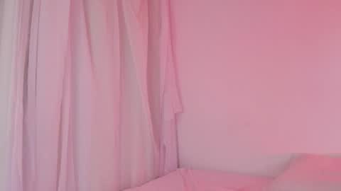 Snapshot of lil_swaay chatting on 06/14/26, 02:24 Lola online show from 06/14/26, 02:24