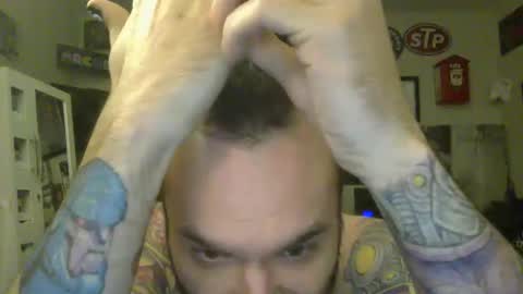 Snapshot of lil_tea_break_6996 chatting on 02/14/25, 04:58 t online show from 02/14/25, 04:58