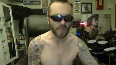 Snapshot of lil_tea_break_6996 chatting on 02/14/25, 07:59 t online show from 02/14/25, 07:59