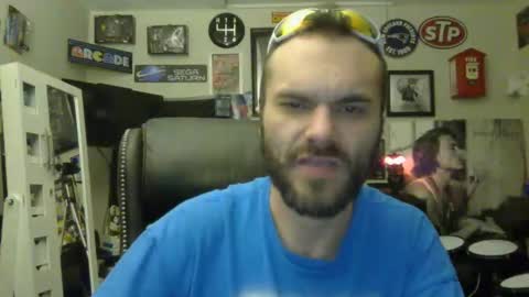 Snapshot of lil_tea_break_6996 chatting on 02/20/25, 02:40 t online show from 02/20/25, 02:40