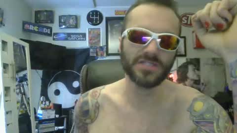 Snapshot of lil_tea_break_6996 chatting on 02/23/25, 01:10 t online show from 02/23/25, 01:10